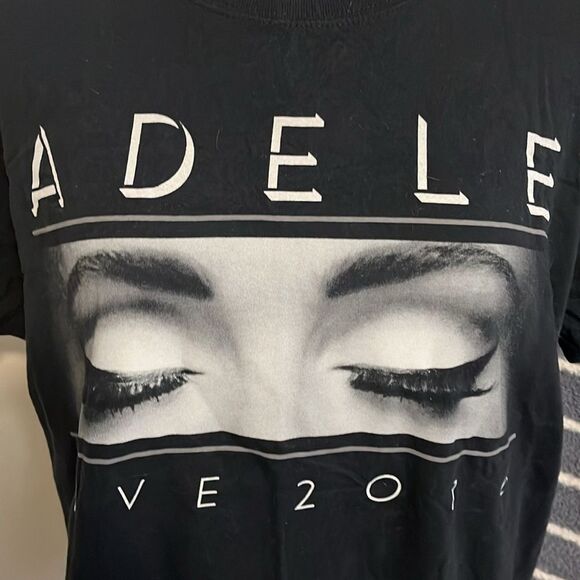 Adele Singer Musician Black Live 2016 Graphic Shirt - Picture 4 of 8